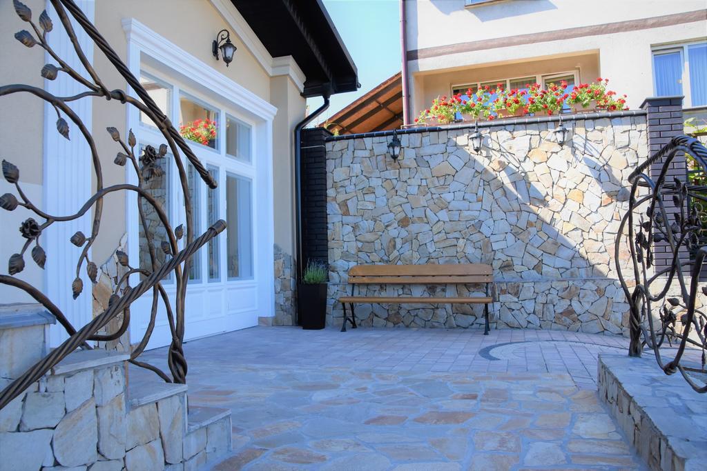 Willa Różana - Apartamenty i Pokoje Gościnne Sandomierz Exterior foto