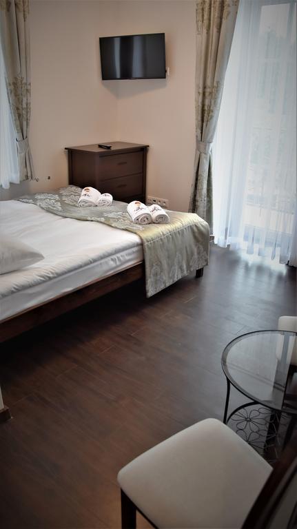 Willa Różana - Apartamenty i Pokoje Gościnne Sandomierz Exterior foto